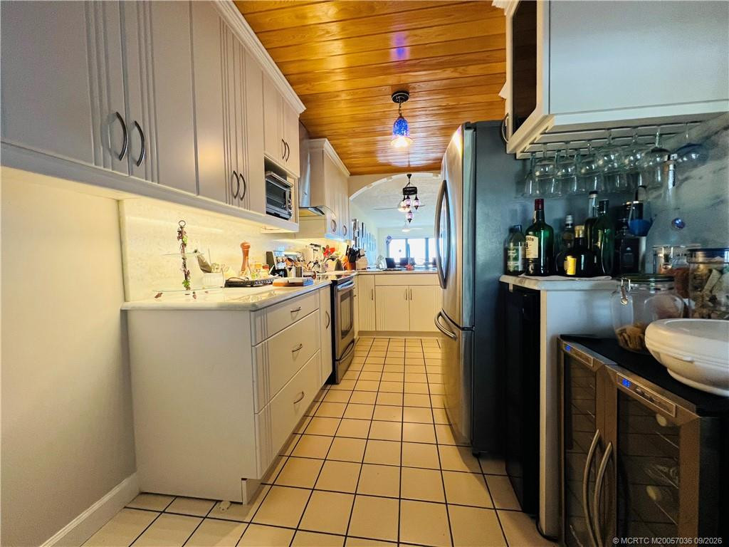 10044 S Ocean Drive 206 Property Photo 11