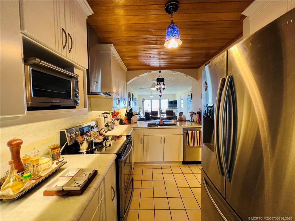10044 S Ocean Drive 206 Property Photo 12
