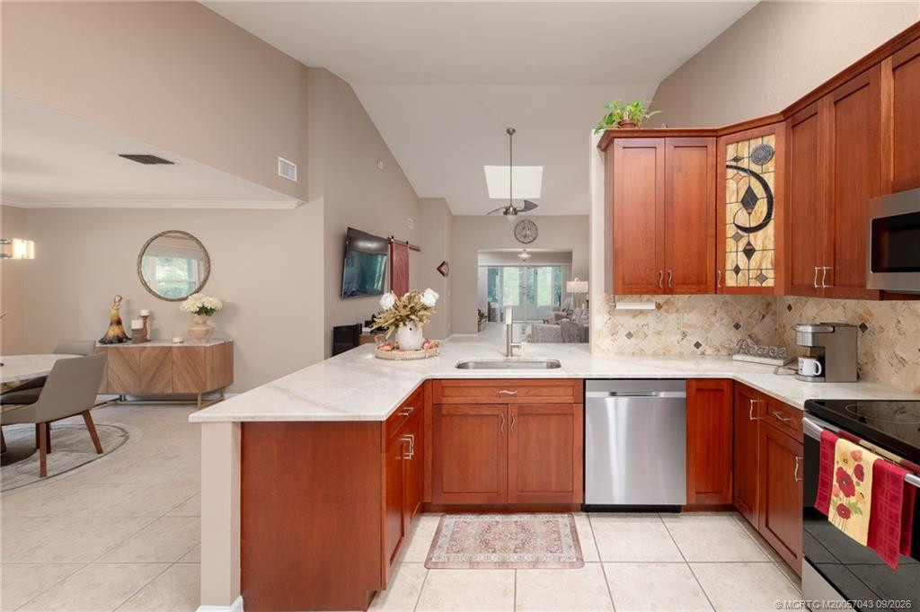 1499 Sw Greens Pointe Way Property Photo 15