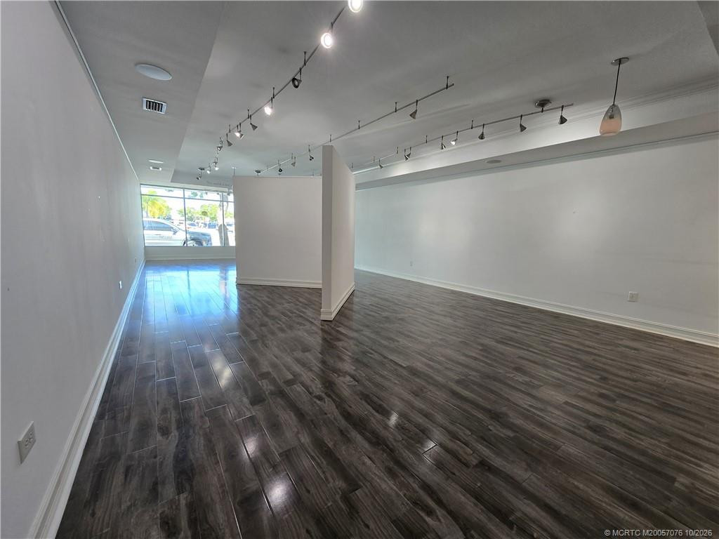36 Se Ocean Boulevard Property Photo 9