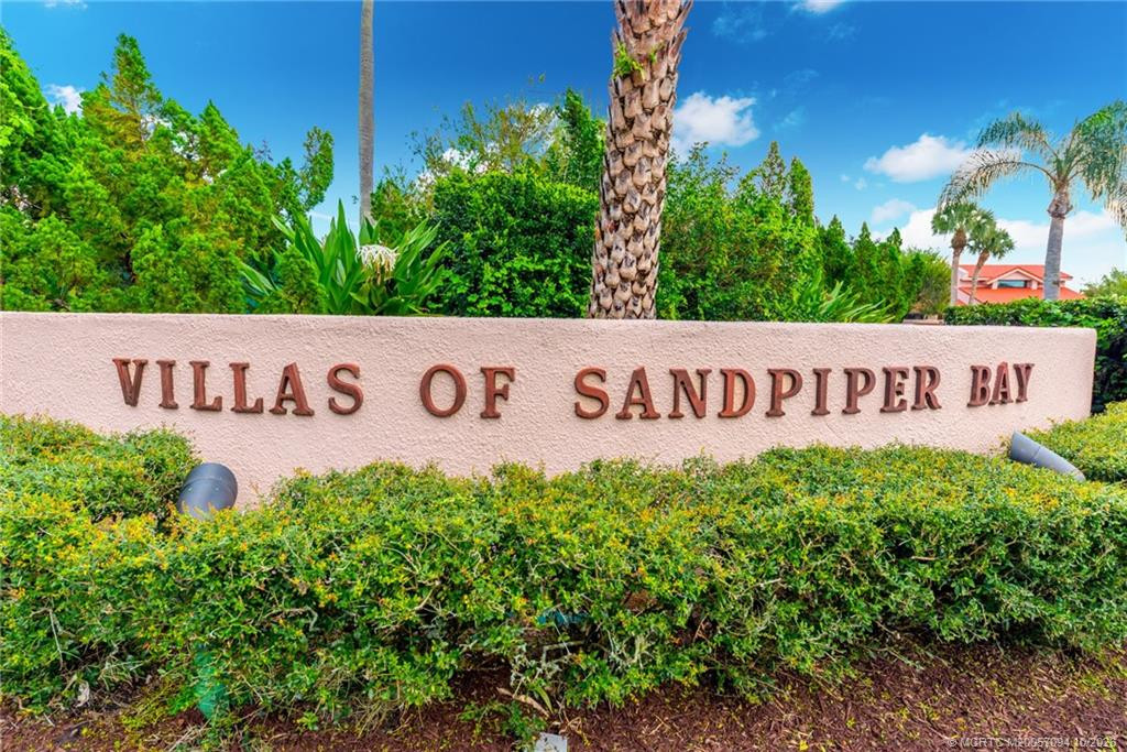 3303 Se Sandpiper Circle Property Photo 3