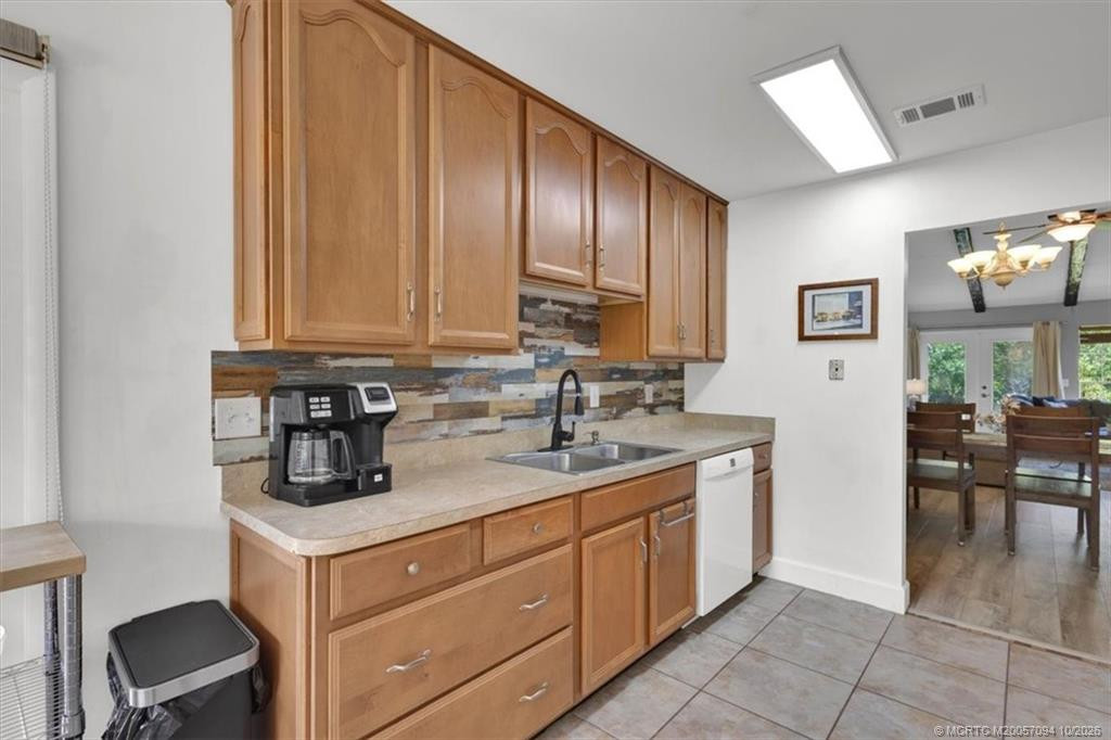 3303 Se Sandpiper Circle Property Photo 12
