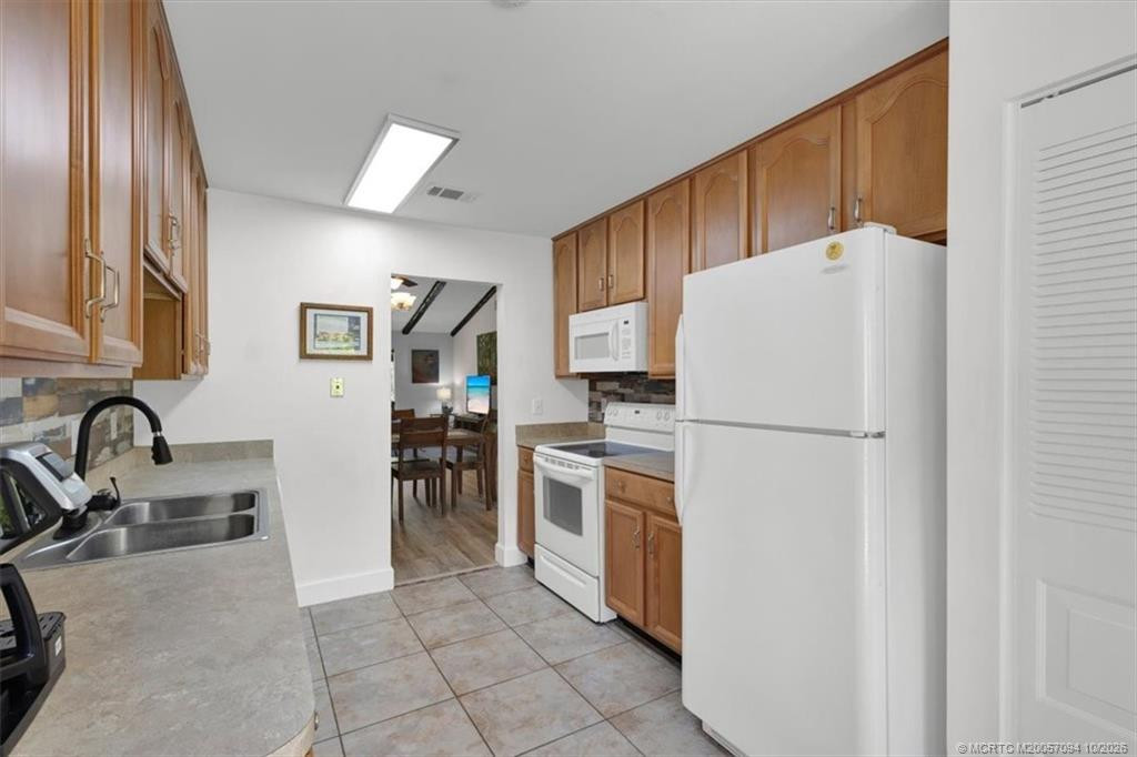 3303 Se Sandpiper Circle Property Photo 14