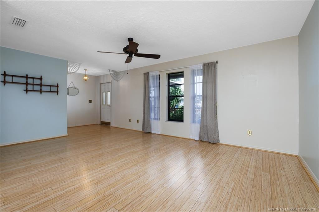160 Se Duxbury Avenue Property Photo 10