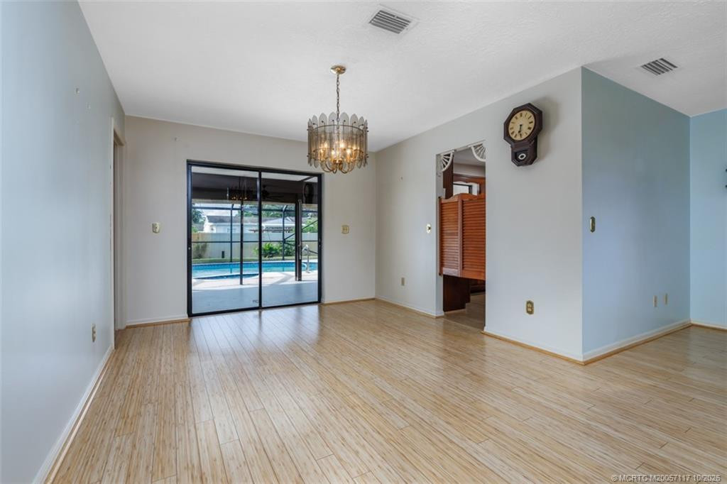 160 Se Duxbury Avenue Property Photo 12