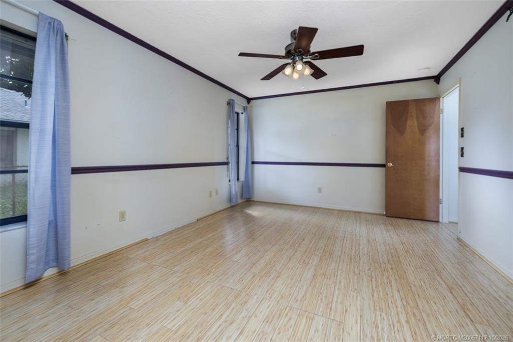 160 Se Duxbury Avenue Property Photo 16
