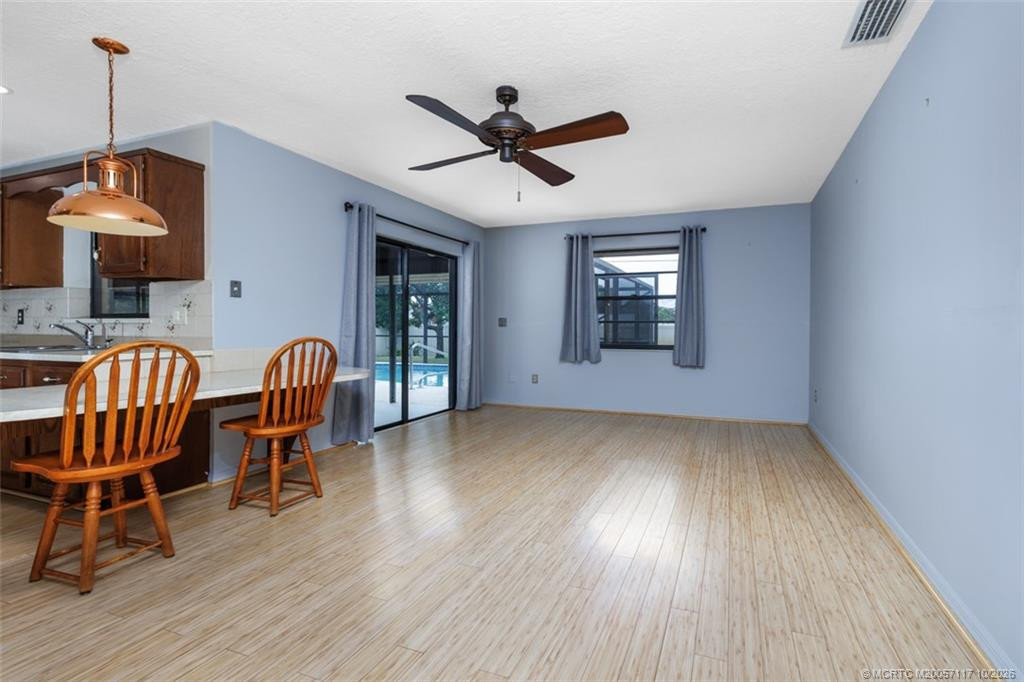160 Se Duxbury Avenue Property Photo 23