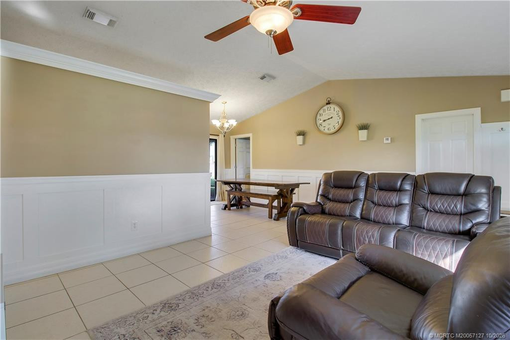 4586 Sw Calloway Street Property Photo 6