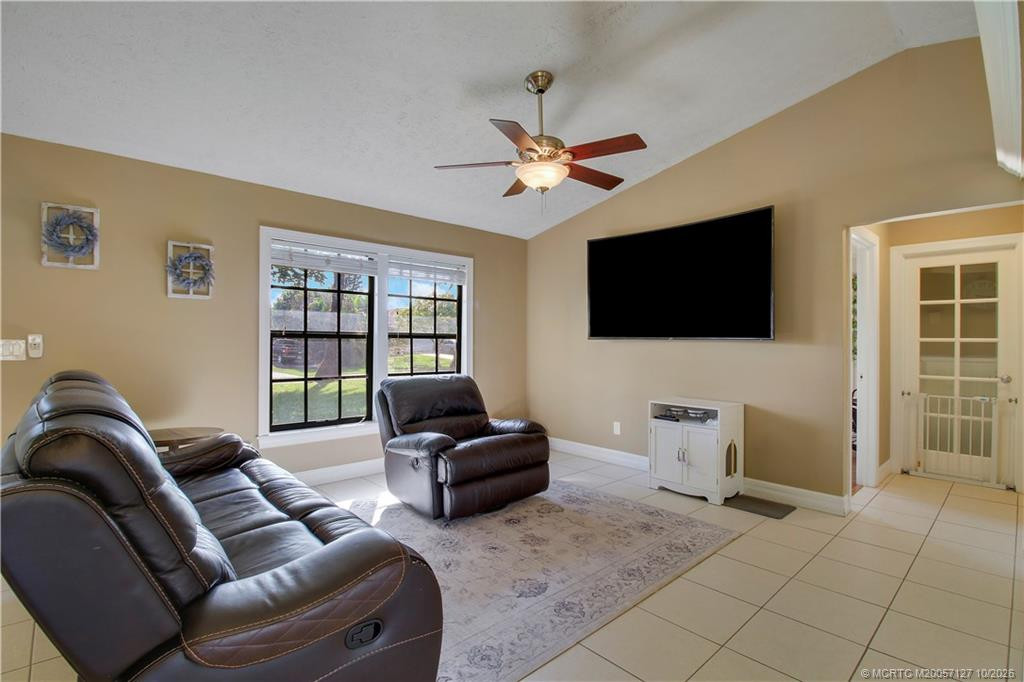 4586 Sw Calloway Street Property Photo 14