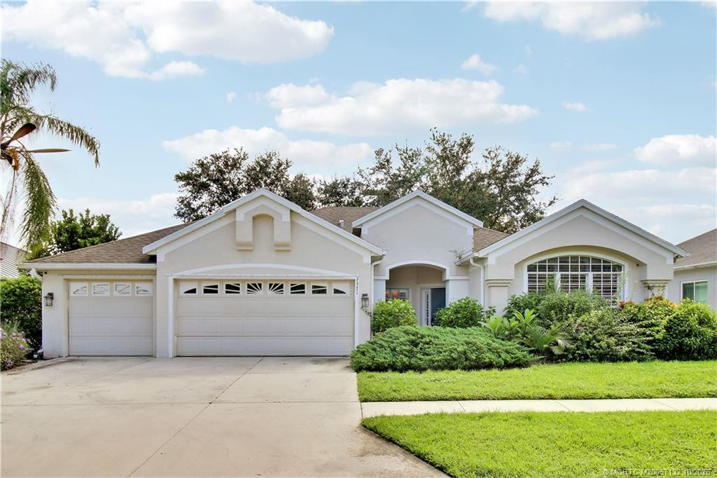 3371 SW Islesworth Circle Property Photo 1