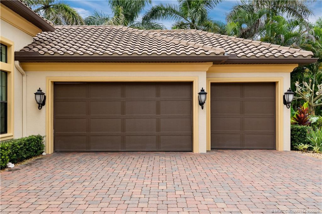 1395 Se Saint Lucie Boulevard Property Photo 2