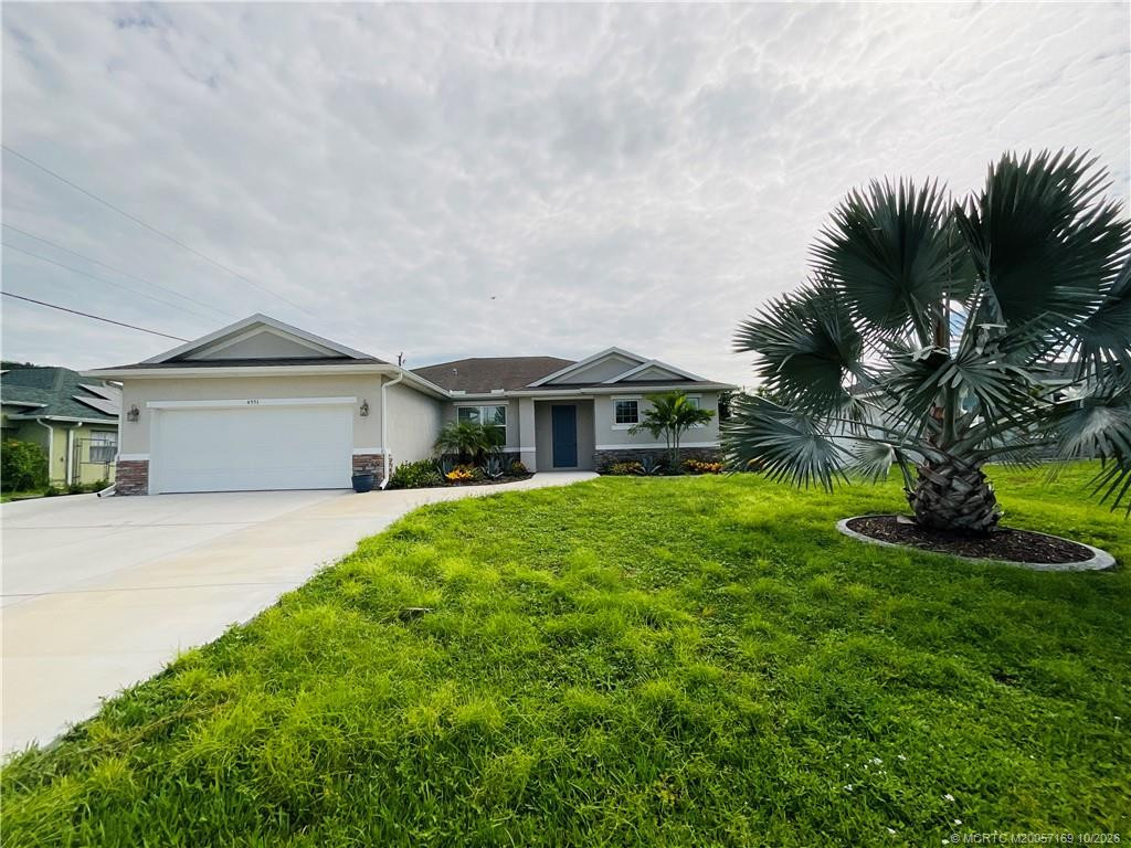 4551 SW Masefield Street Property Photo 1