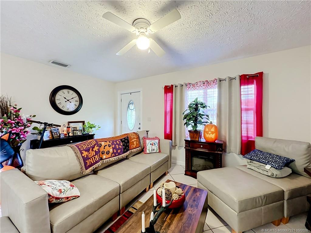 4855 Sears Street Property Photo 6