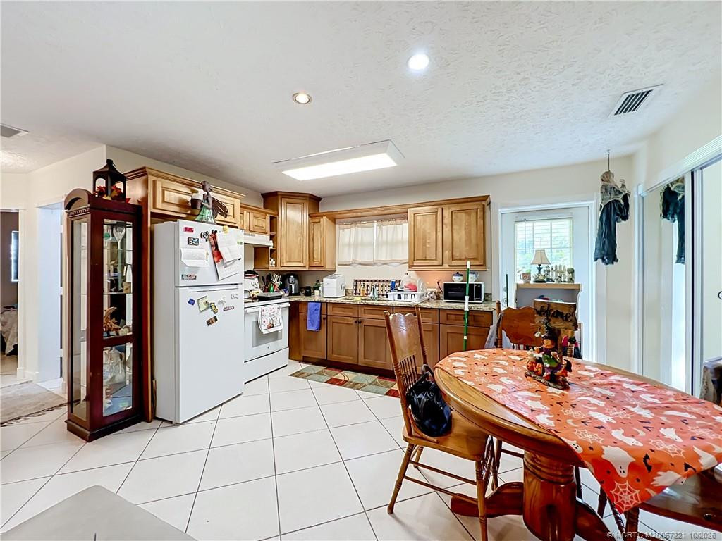 4855 Sears Street Property Photo 7