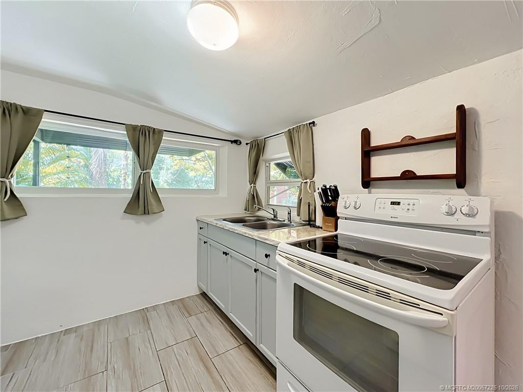 4839 Sears Street Property Photo 3