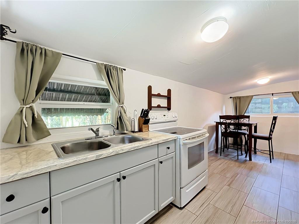 4839 Sears Street Property Photo 4