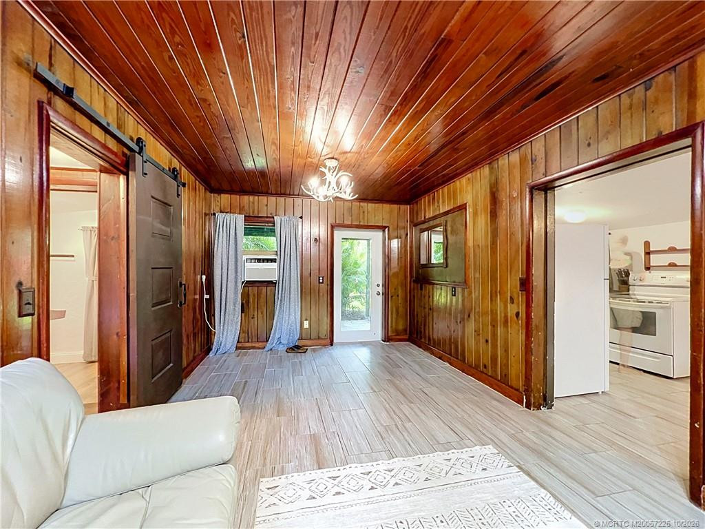 4839 Sears Street Property Photo 8