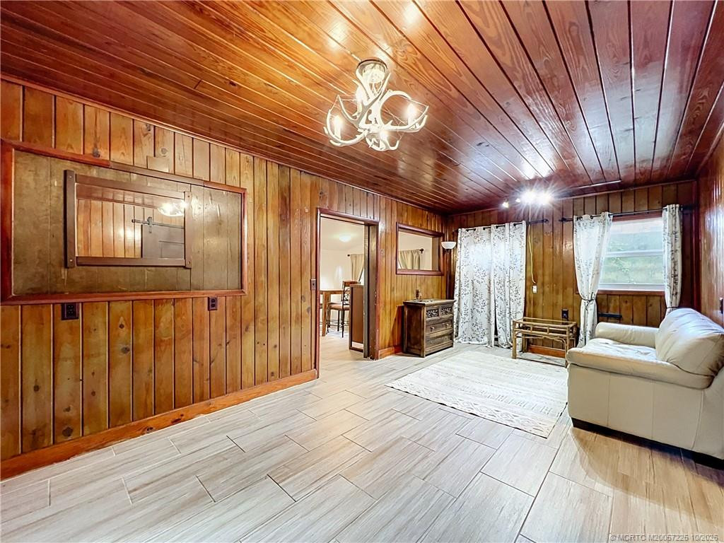 4839 Sears Street Property Photo 9