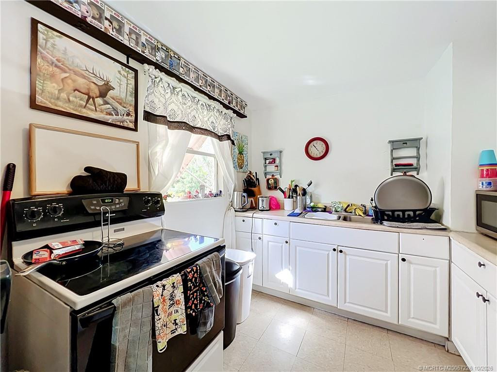 4823 Sears Street Property Photo 6