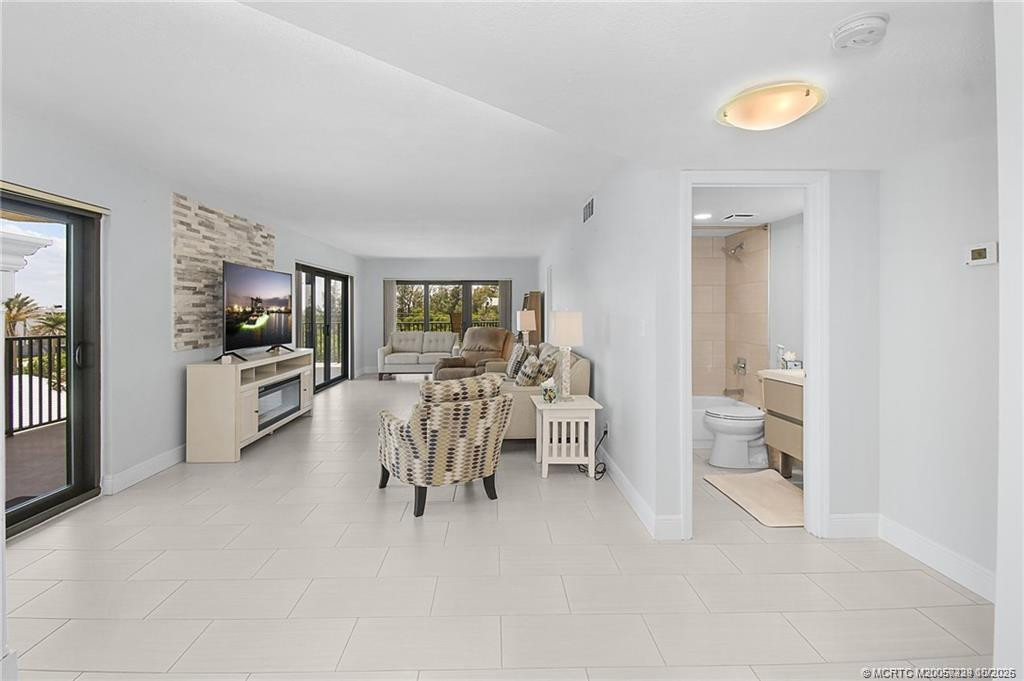 10044 S Ocean Drive 508 Property Photo 6