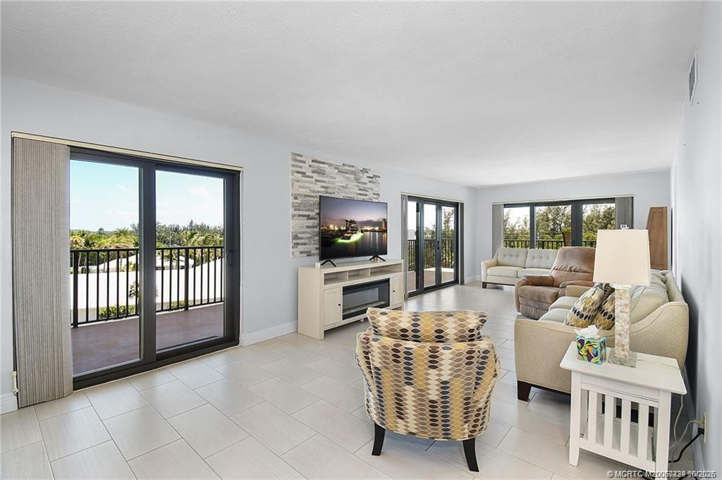 10044 S Ocean Drive 508 Property Photo 7