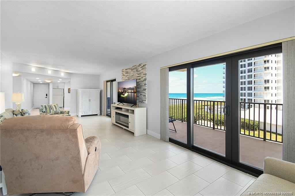 10044 S Ocean Drive 508 Property Photo 9