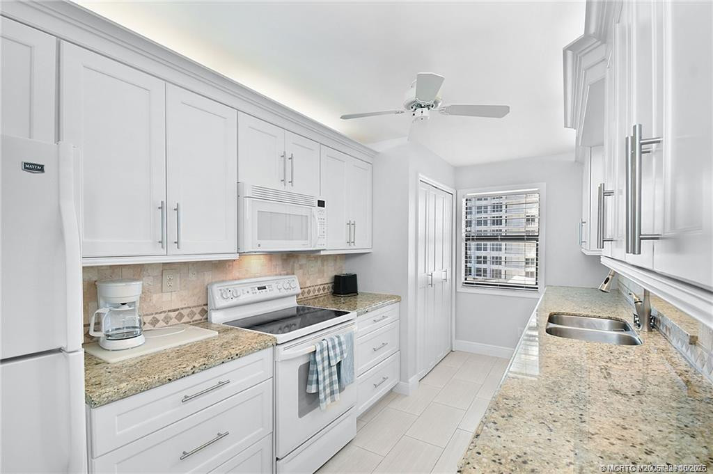 10044 S Ocean Drive 508 Property Photo 11
