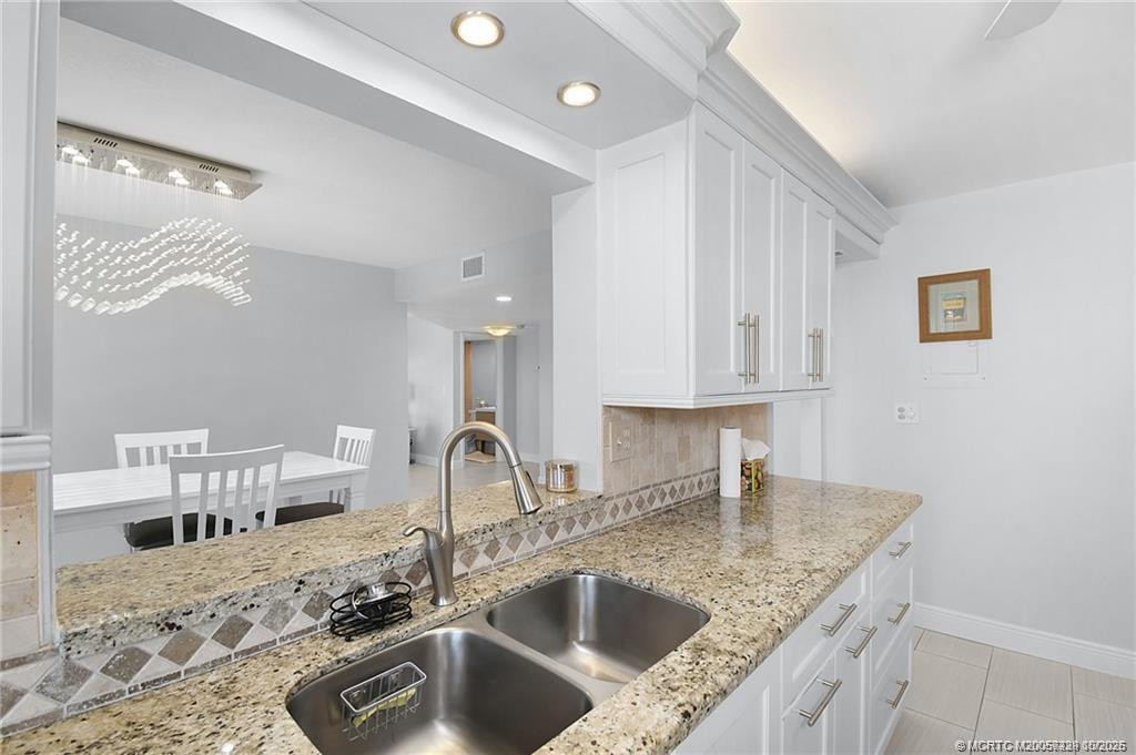 10044 S Ocean Drive 508 Property Photo 14