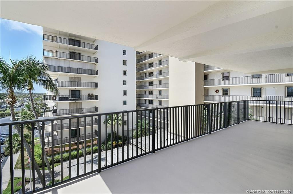 10044 S Ocean Drive 508 Property Photo 31