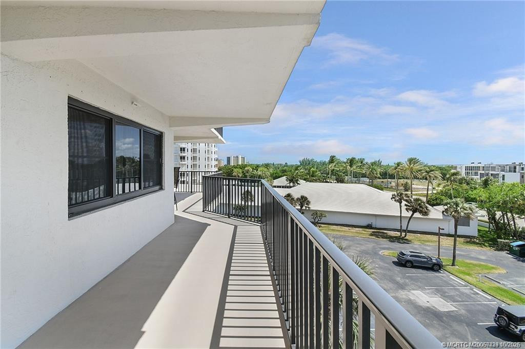 10044 S Ocean Drive 508 Property Photo 32