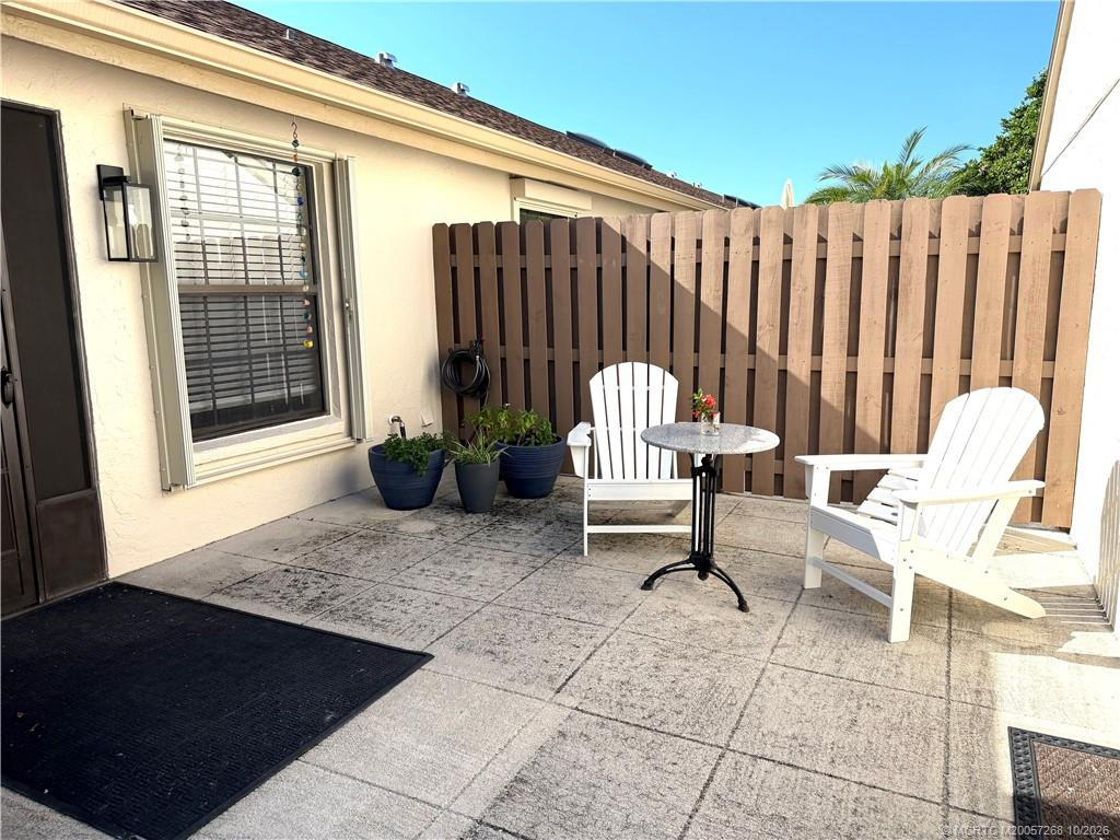 1454 Sw Silver Pine Way 101a Property Photo 4