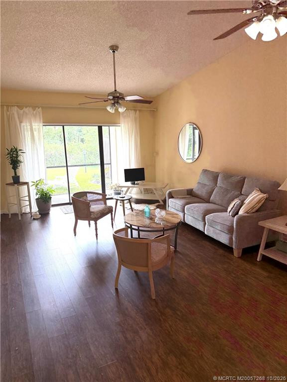 1454 Sw Silver Pine Way 101a Property Photo 9