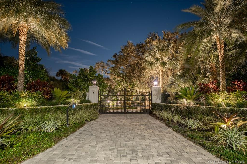 3365 Se Saint Lucie Boulevard Property Photo 13