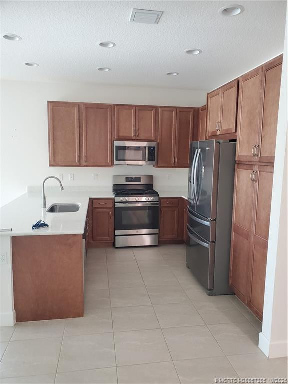 11681 Sw Oceanus Boulevard Property Photo 4