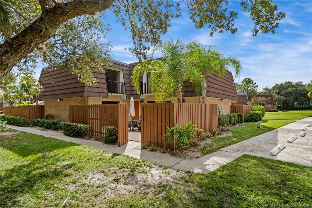 5863 Se Riverboat Drive Property Photo 1