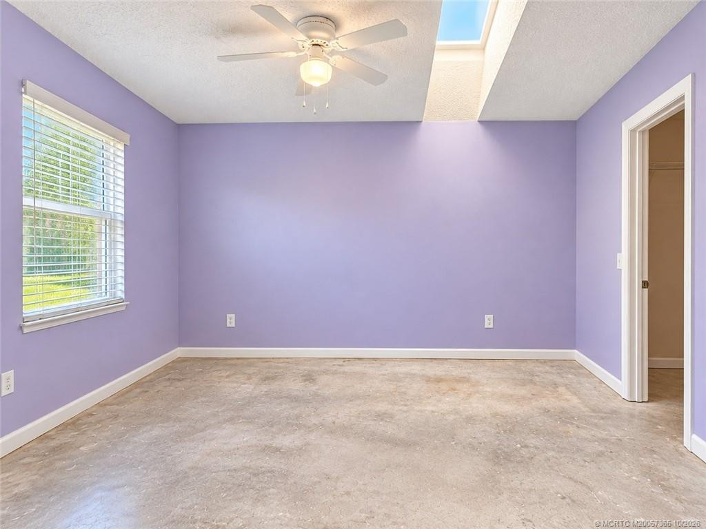211 Se Sims Circle Property Photo 16