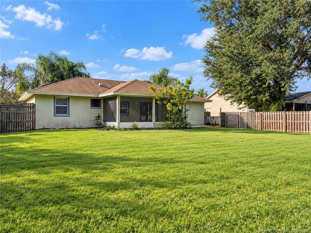 211 Se Sims Circle Property Photo 20