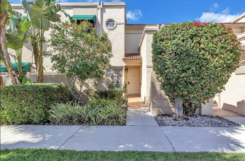 6664 Via Regina 6664 Property Photo 1