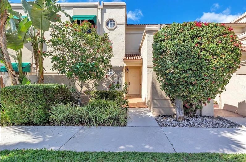 6664 Via Regina 6664 Property Photo 1