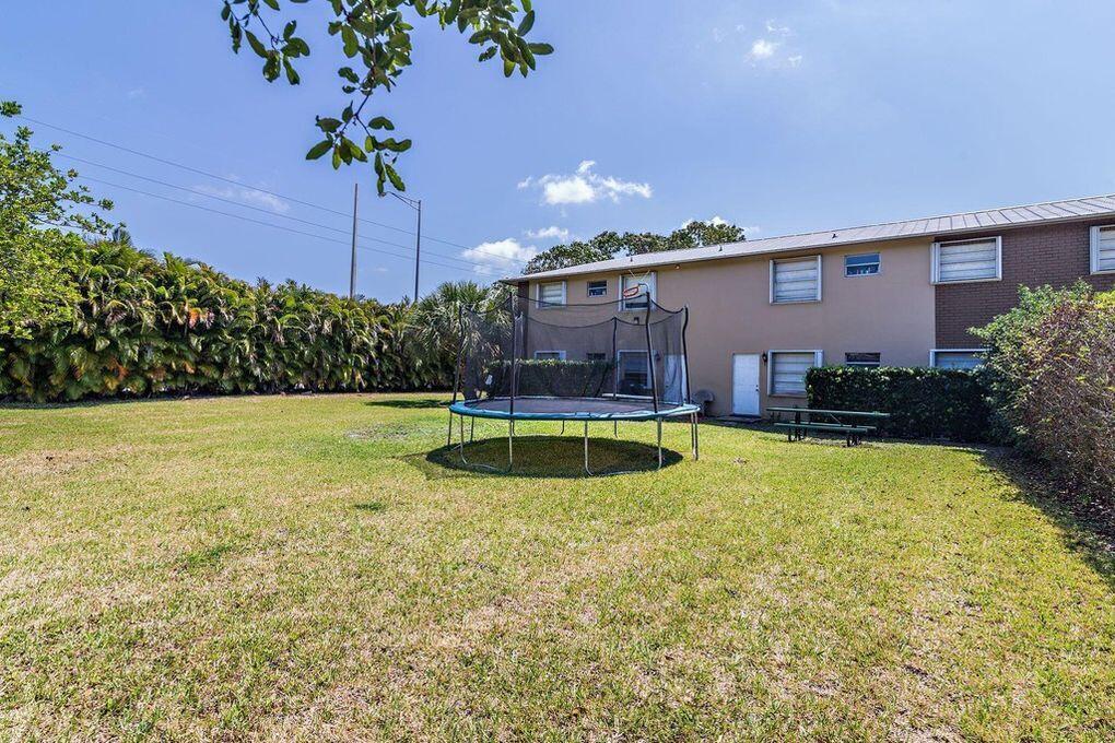 3 Sw Hideaway Place Property Photo 15