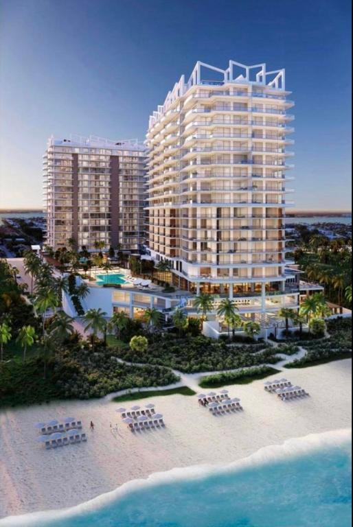 3100 N Ocean Dr Property Photo 2