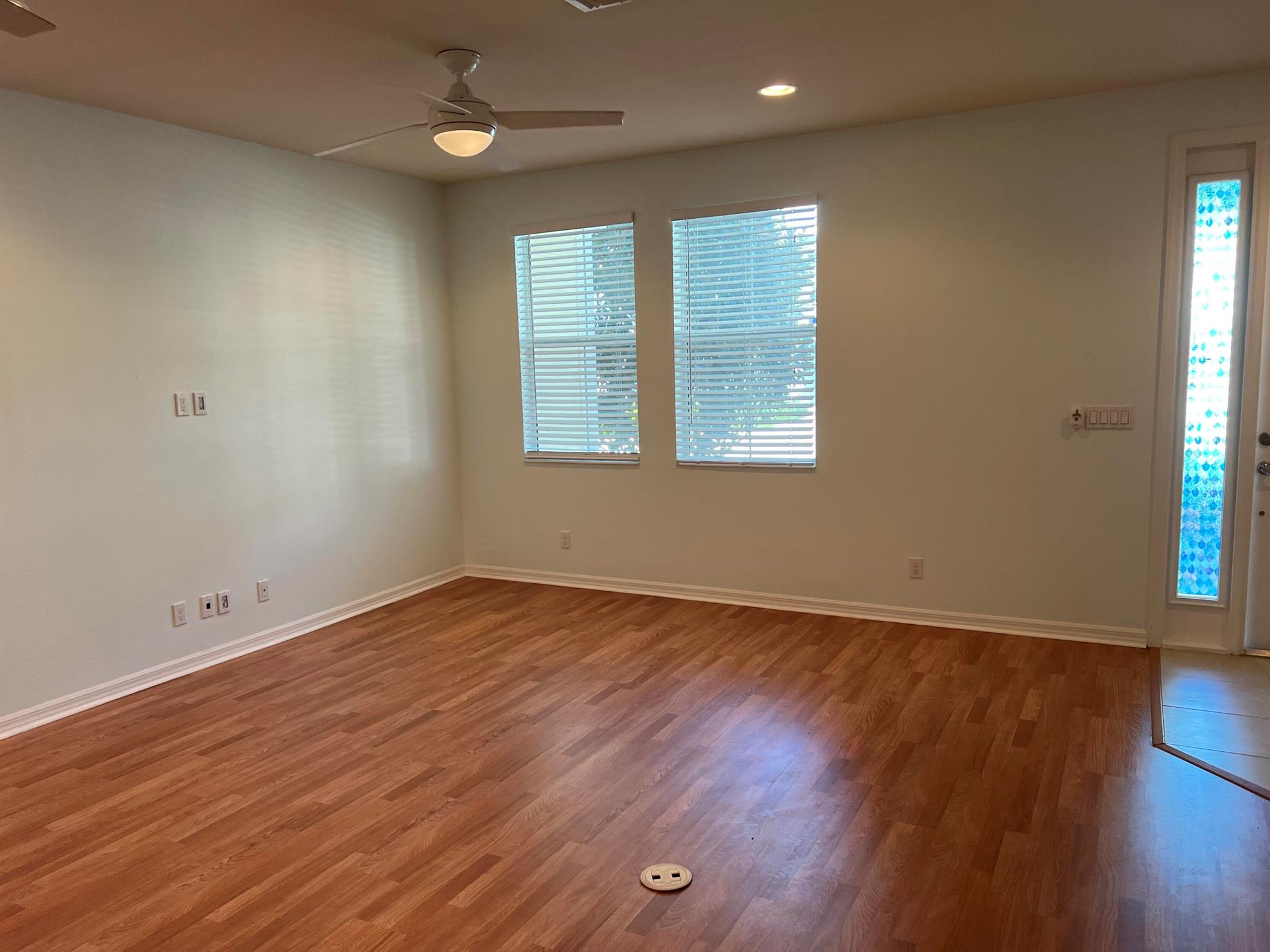 3228 S Caroline Drive Property Photo 2