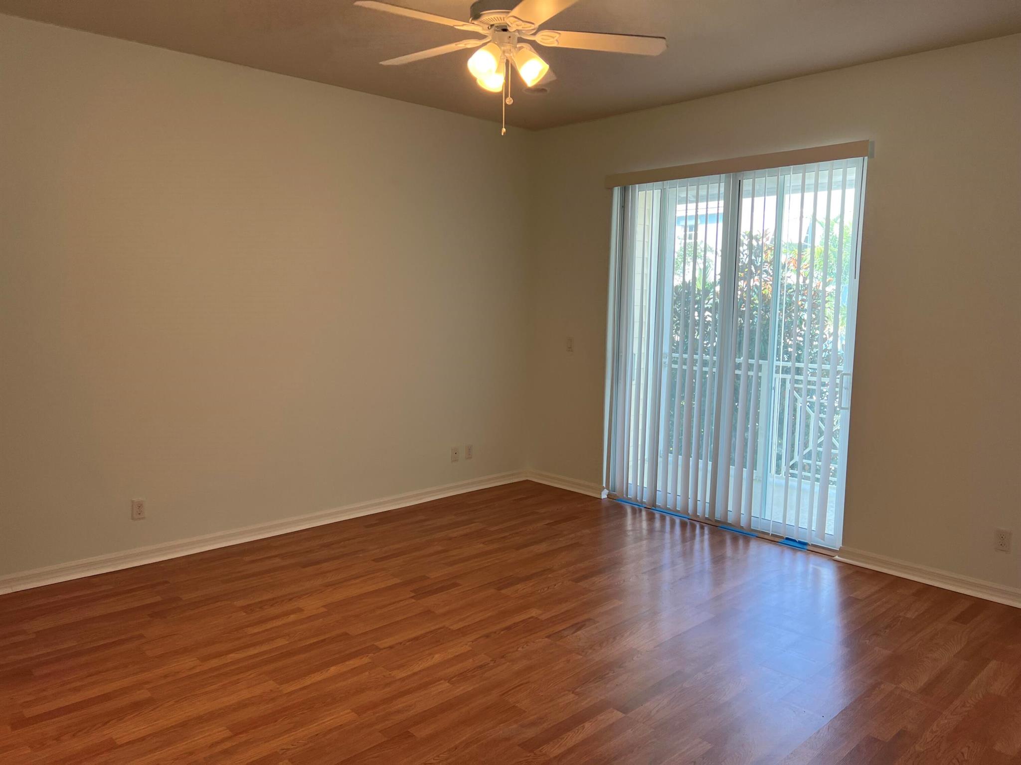 3228 S Caroline Drive Property Photo 10