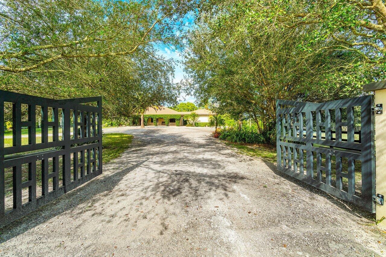 13349 60th Street S Property Photo 4