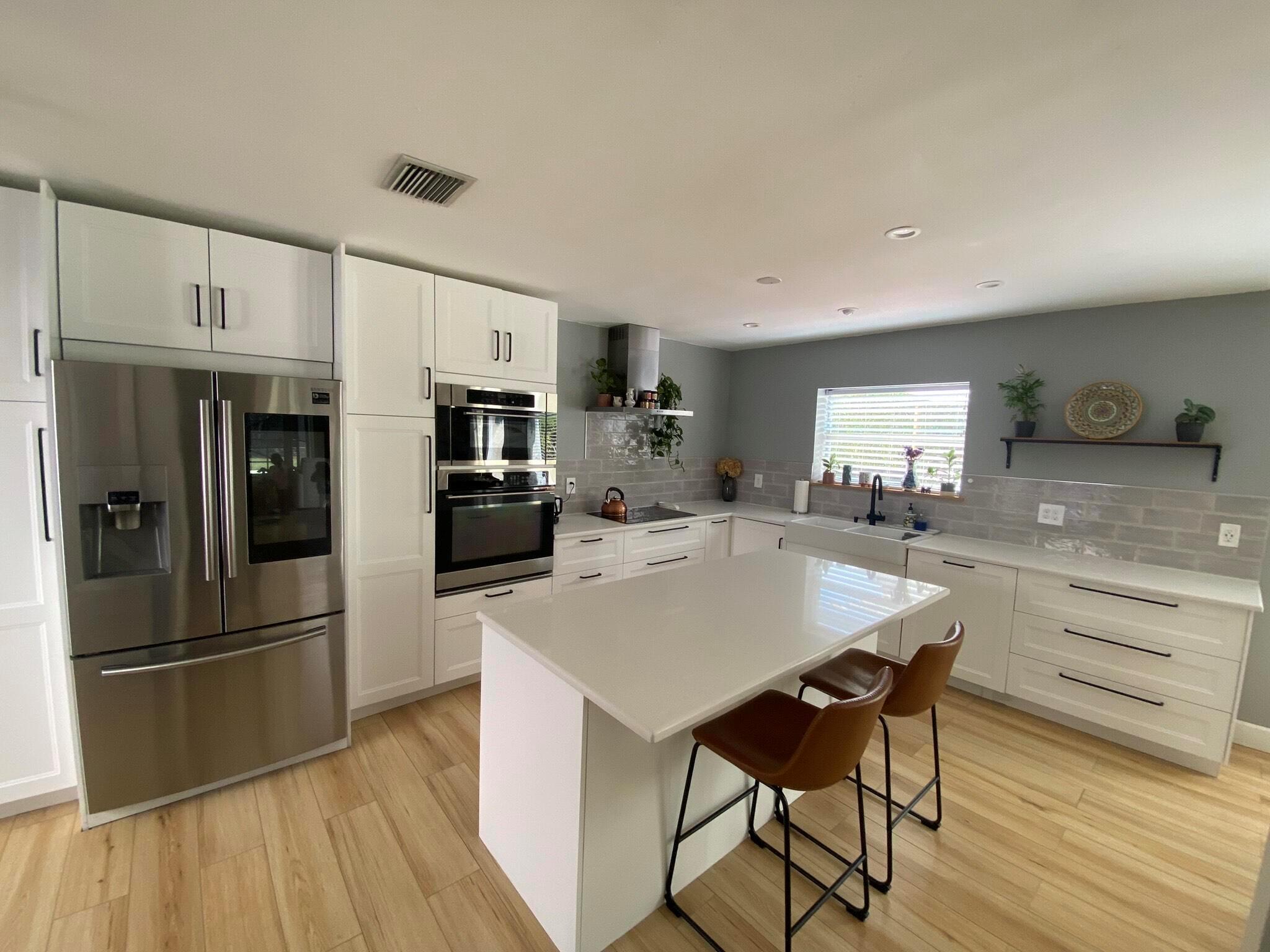 9687 Erica Court Property Photo 4