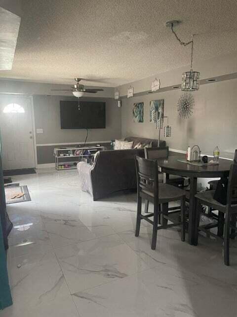 6184 Seven Springs Boulevard Property Photo 3