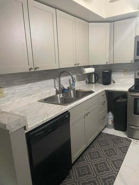 6184 Seven Springs Boulevard Property Photo 5