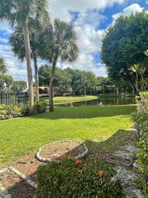 6184 Seven Springs Boulevard Property Photo 12