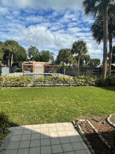 6184 Seven Springs Boulevard Property Photo 13