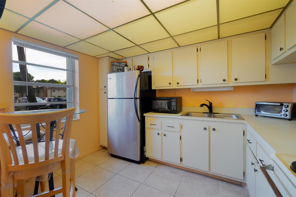 150 Lake Meryl Drive 143 Property Photo 6